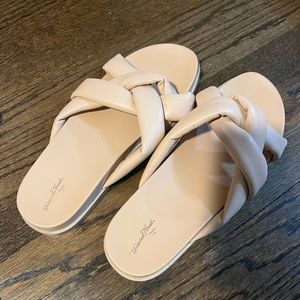 Nude cushioned slides
